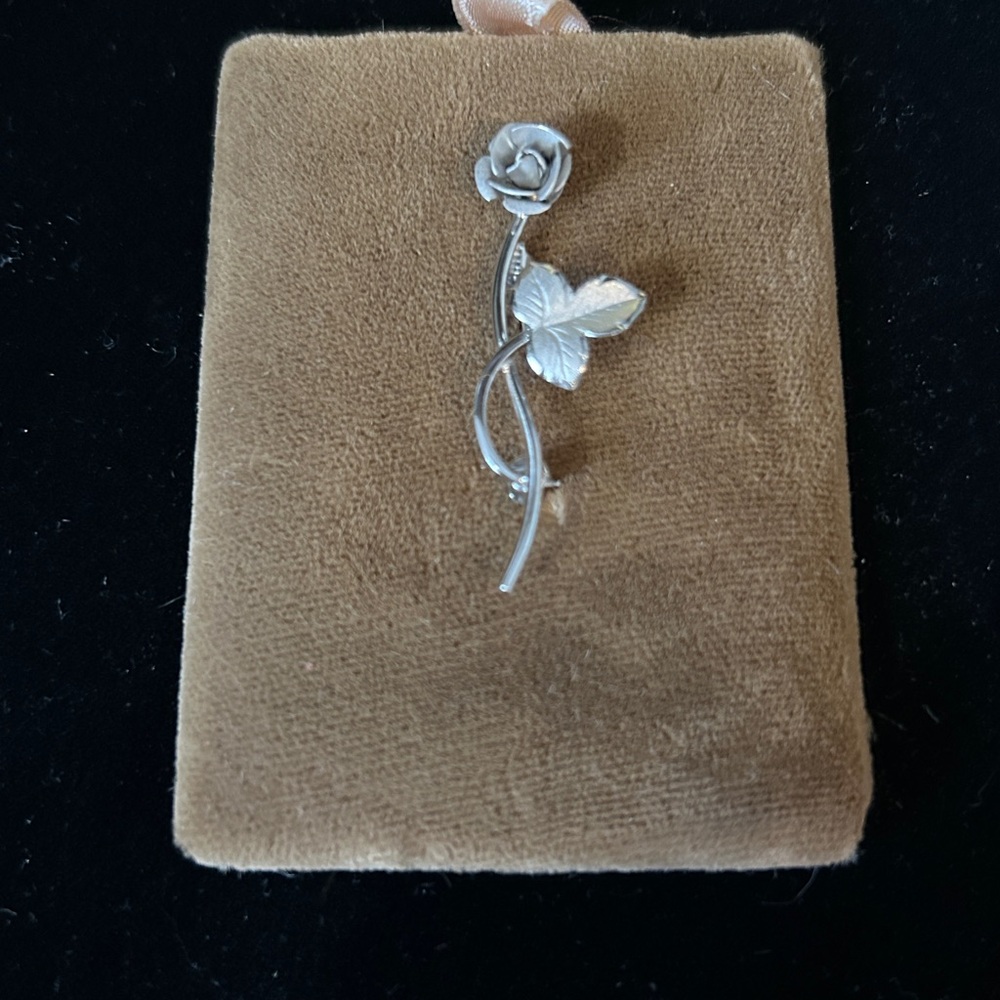 Make Offer Easton Sterling Silver Floral Brooch New in Original Box
